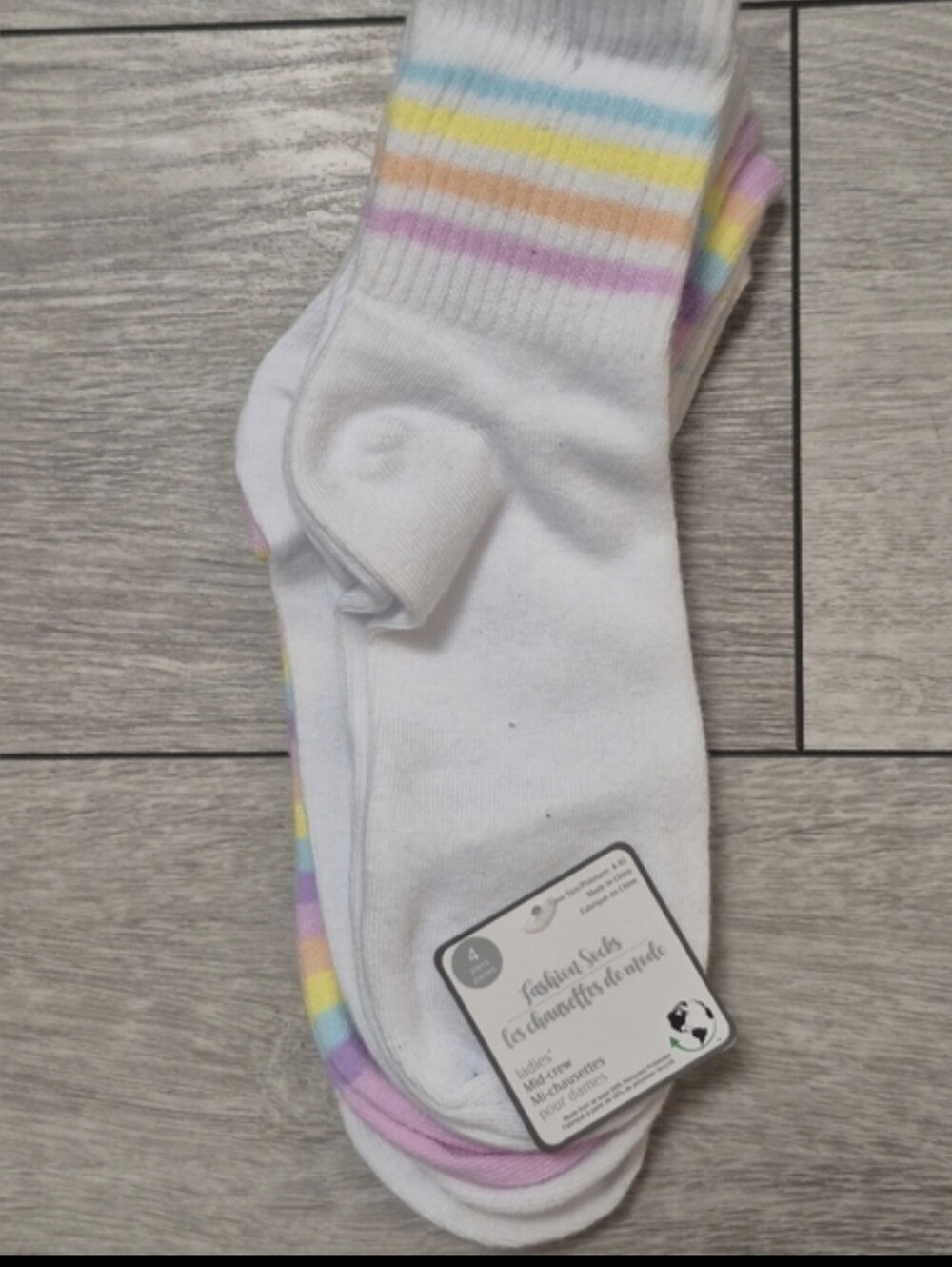 Brand New Pack Of Ladies 4 Pairs Rainbow Striped White Mid-Crew Socks